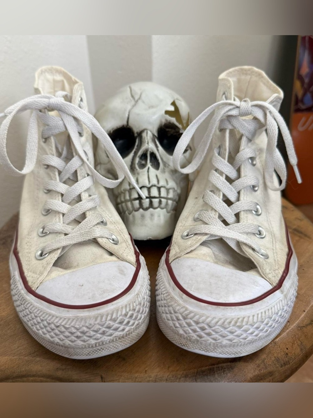 Converse White Chuck Taylor All-Stars Hi Top Sneakers Chucks ~ 7 W / 5 M